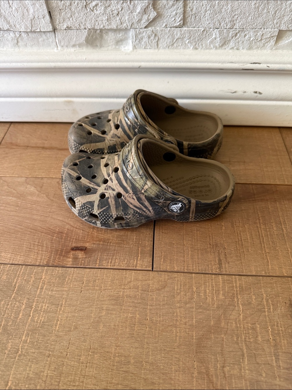 CROCS Kids Green Camo - Size C9
